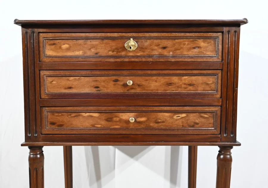 KOMMODE IM LOUIS XVI-STIL
