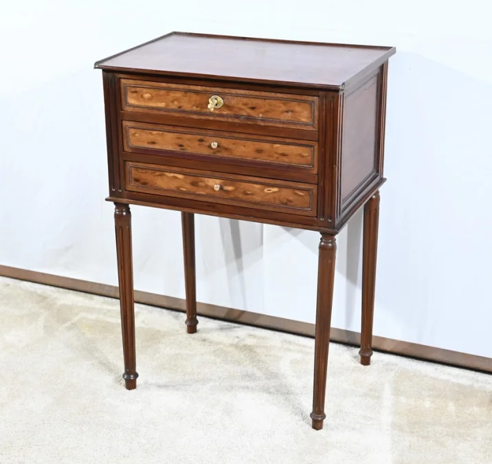 KOMMODE IM LOUIS XVI-STIL
