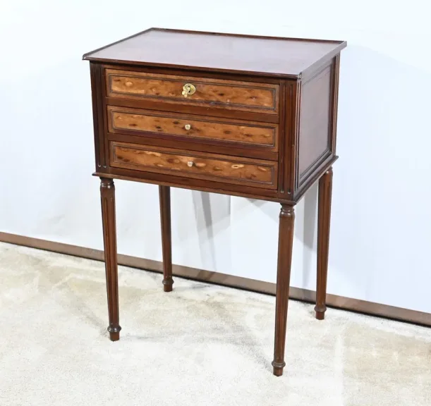 Petite Commode Chiffonnière en Acajou de Cuba, style Louis XVI – 1ère Partie XIXe