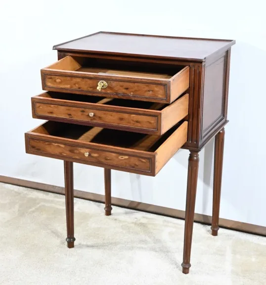 Petite Commode Chiffonnière en Acajou de Cuba, style Louis XVI – 1ère Partie XIXe