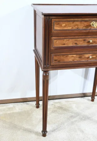 Petite Commode Chiffonnière en Acajou de Cuba, style Louis XVI – 1ère Partie XIXe