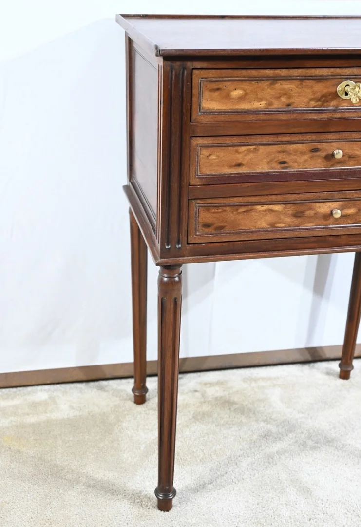 Petite Commode Chiffonnière en Acajou de Cuba, style Louis XVI – 1ère Partie XIXe