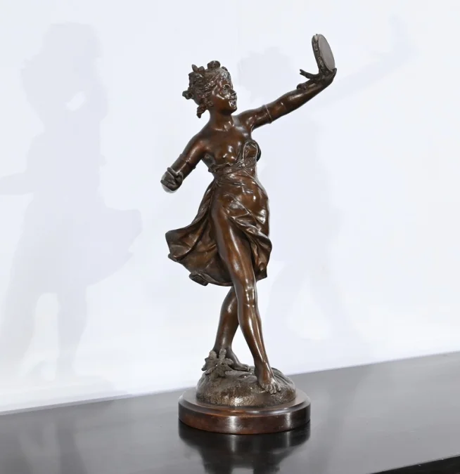 SPELTER-STATUETTE signiert E. BOURET