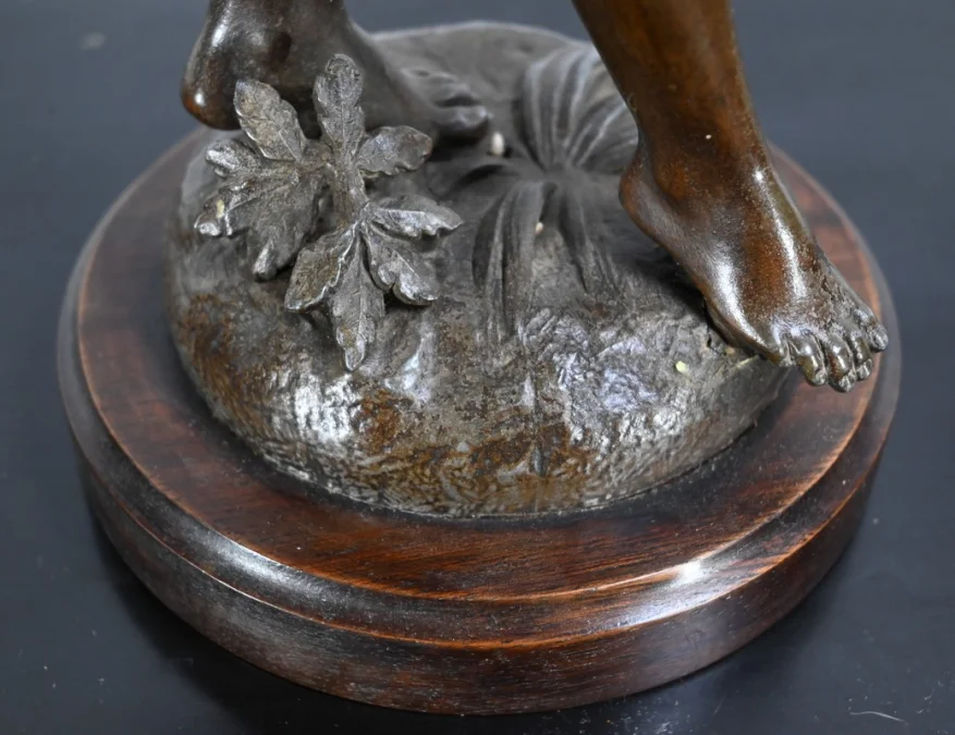 SPELTER-STATUETTE signiert E. BOURET