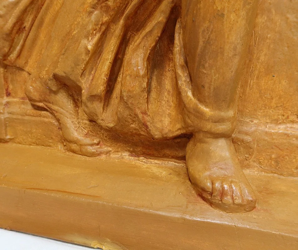 石膏の高浮き彫り彫刻