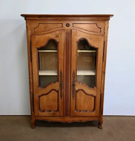 Petite Armoire Bibliothèque en Merisier, style Louis XV – Milieu XIXe
