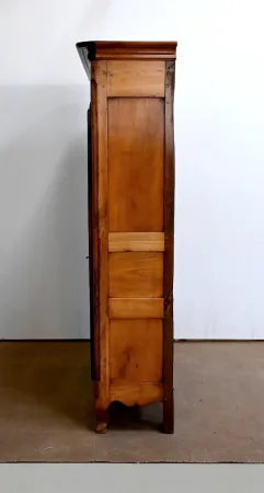 Petite Armoire Bibliothèque en Merisier, style Louis XV – Milieu XIXe