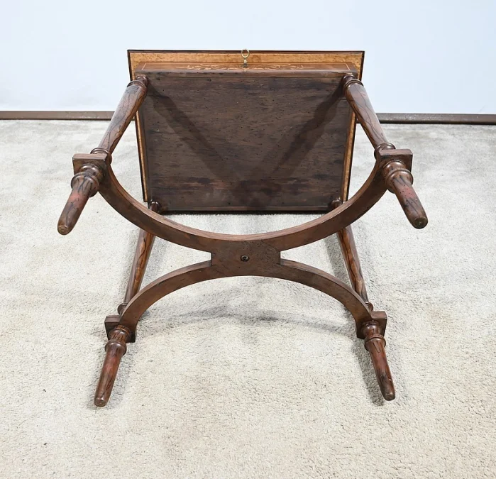 TISCH IM LOUIS XVI-STIL