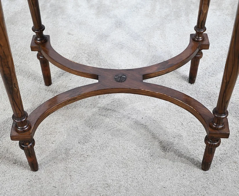 TISCH IM LOUIS XVI-STIL