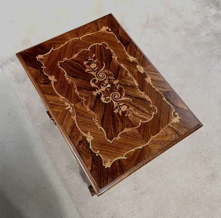 Petite Table en Palissandre et Marqueterie, style Louis XVI – Fin XIXe