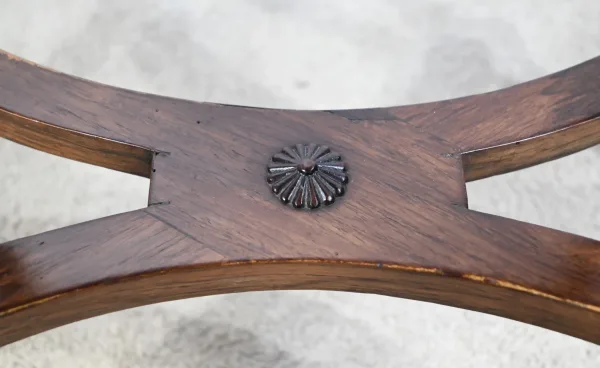 Petite Table en Palissandre et Marqueterie, style Louis XVI – Fin XIXe
