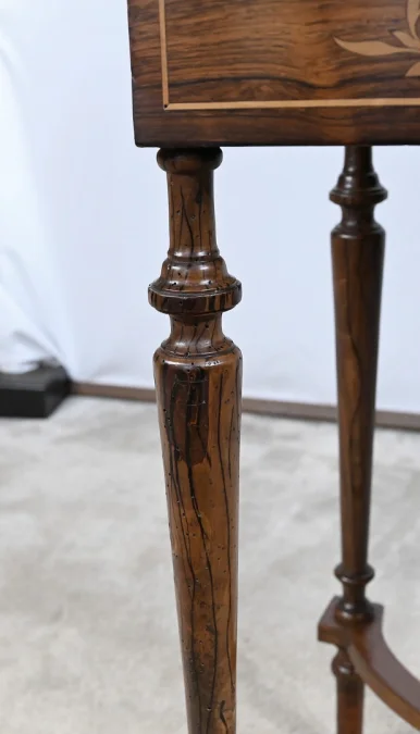 TISCH IM LOUIS XVI-STIL