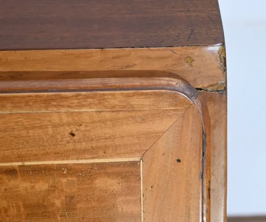 Commode Scriban de Port en Acajou de Saint Martin et de Cuba, époque Louis XV – XVIIIe