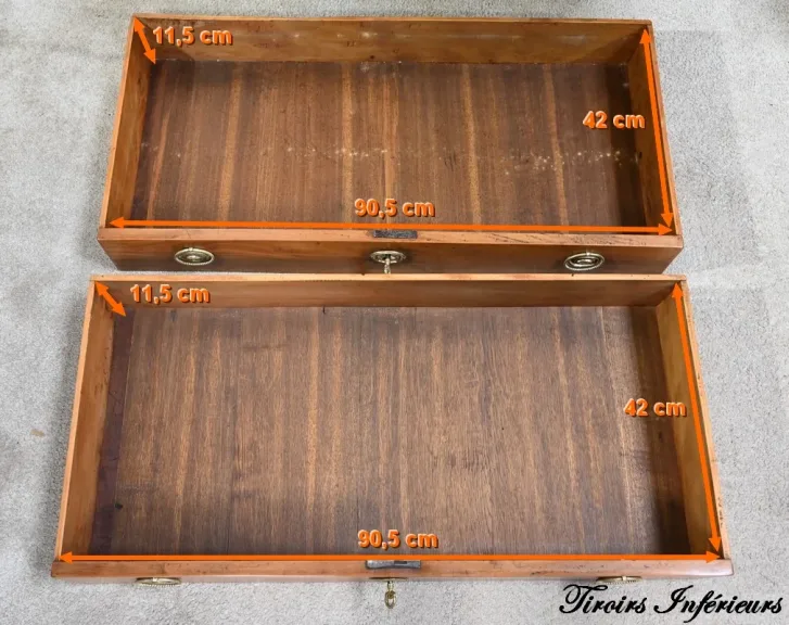 Commode Scriban de Port en Acajou de Saint Martin et de Cuba, époque Louis XV – XVIIIe