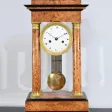 Pendule en Loupe de Thuya, époque Empire – 1ère Partie XIXe