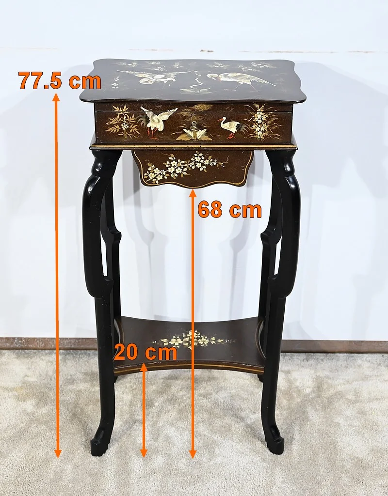 Petite Table à décors Asiatiques – Fin XIXe