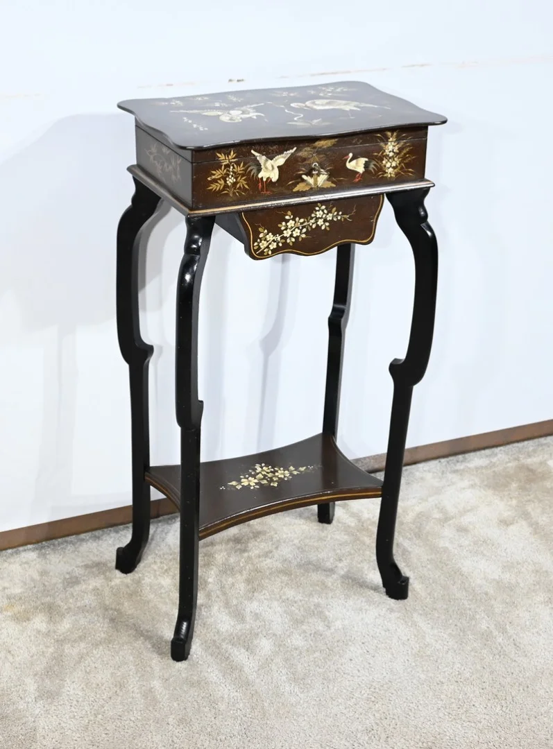 Petite Table à décors Asiatiques – Fin XIXe