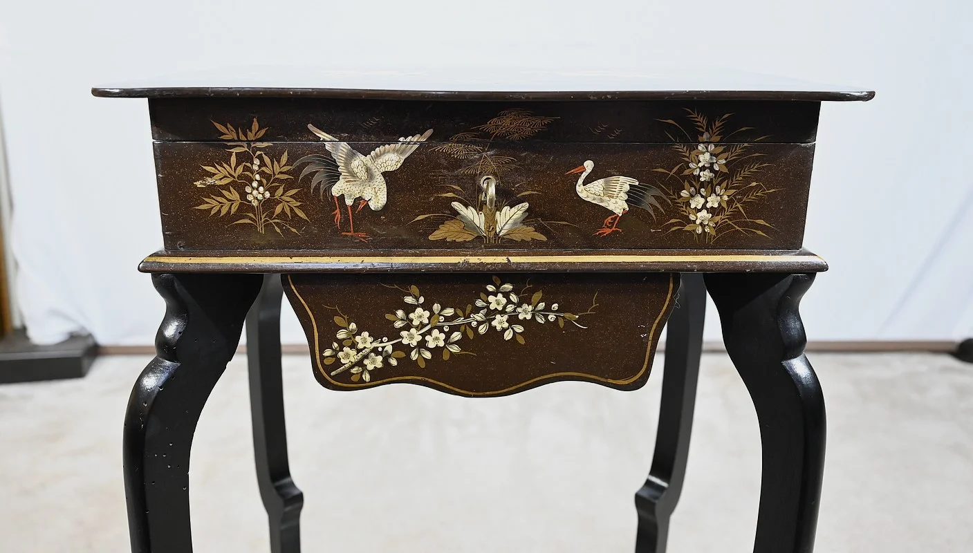 Petite Table à décors Asiatiques – Fin XIXe
