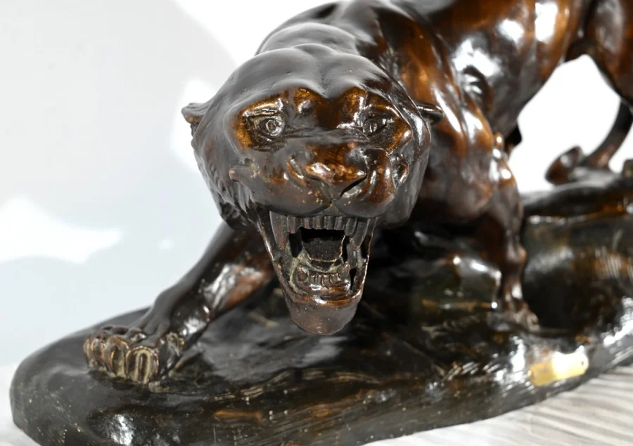 Steingut-Skulptur, signiert von Thomas CARTIER