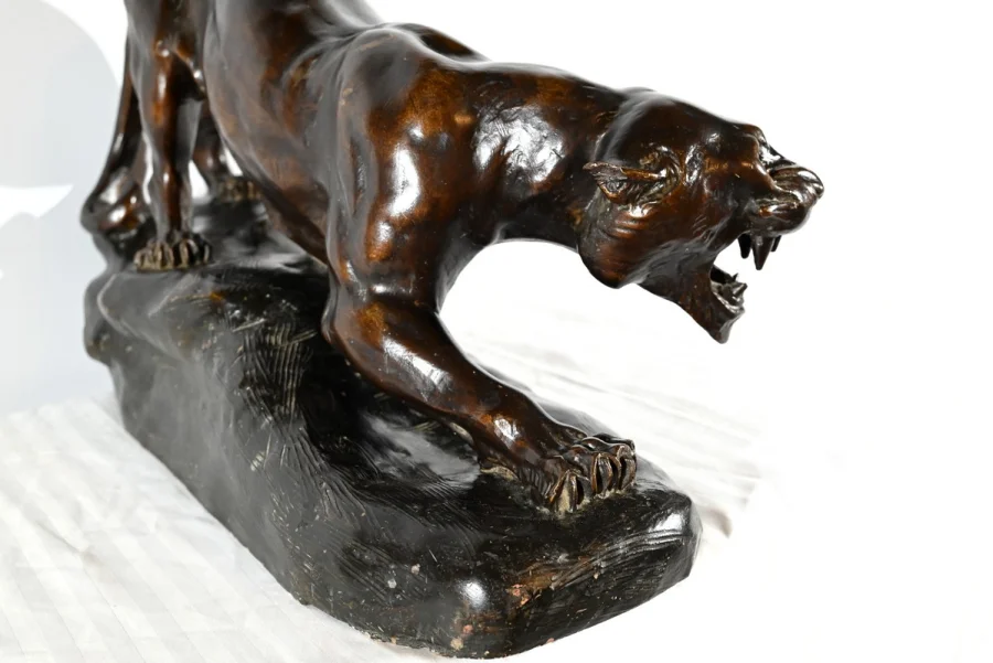 Steingut-Skulptur, signiert von Thomas CARTIER