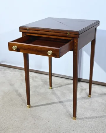 Table Mouchoir en Acajou Massif – 1920