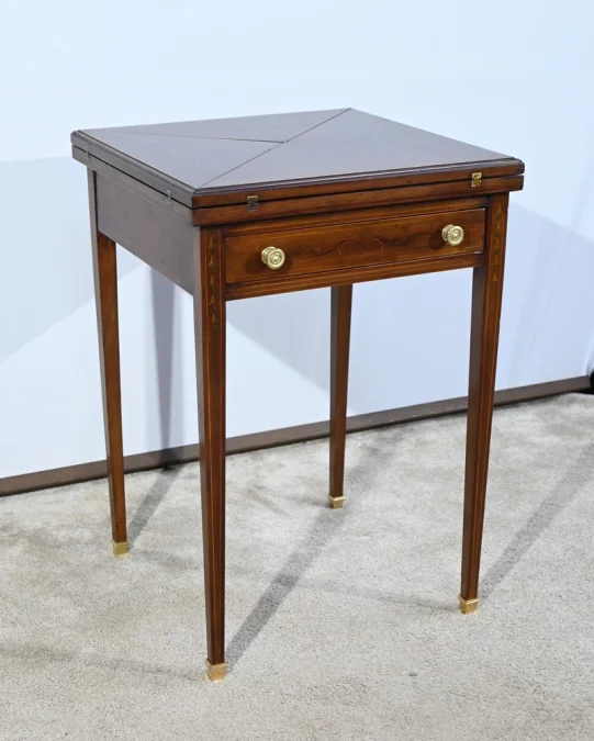 SWIVEL CARD TABLE