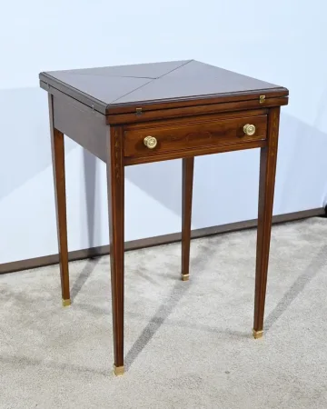 Table Mouchoir en Acajou Massif – 1920