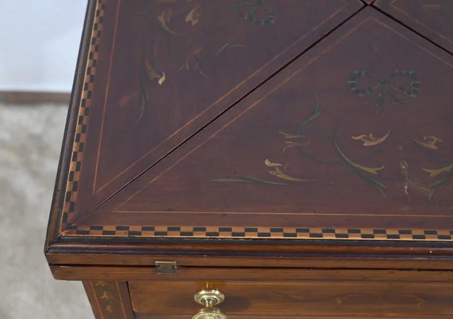 SWIVEL CARD TABLE