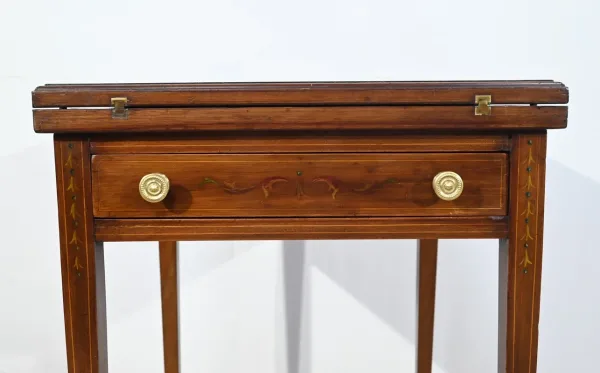 Table Mouchoir en Acajou Massif – 1920