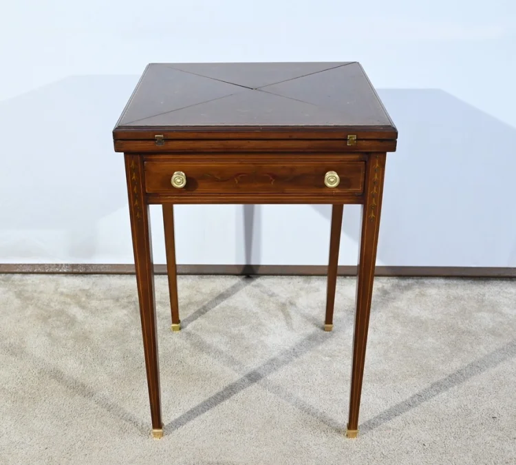 SWIVEL CARD TABLE