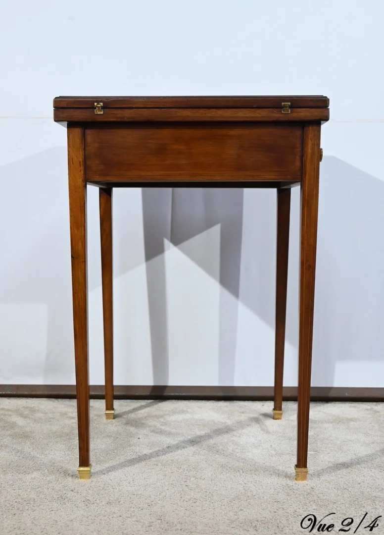 SWIVEL CARD TABLE