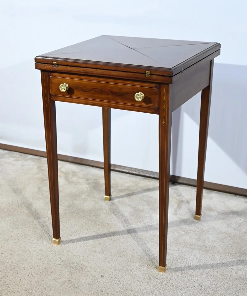 SWIVEL CARD TABLE