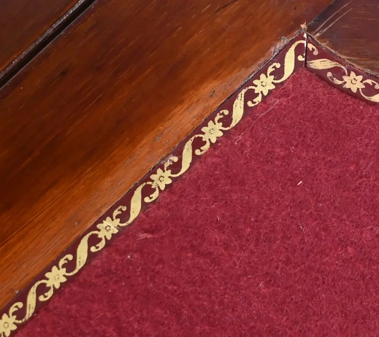 SWIVEL CARD TABLE
