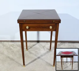 Table Mouchoir en Acajou Massif – 1920