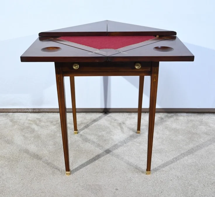 SWIVEL CARD TABLE