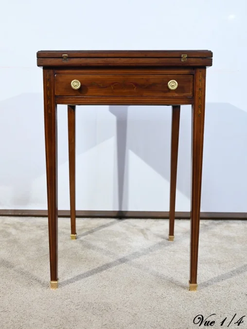 SWIVEL CARD TABLE