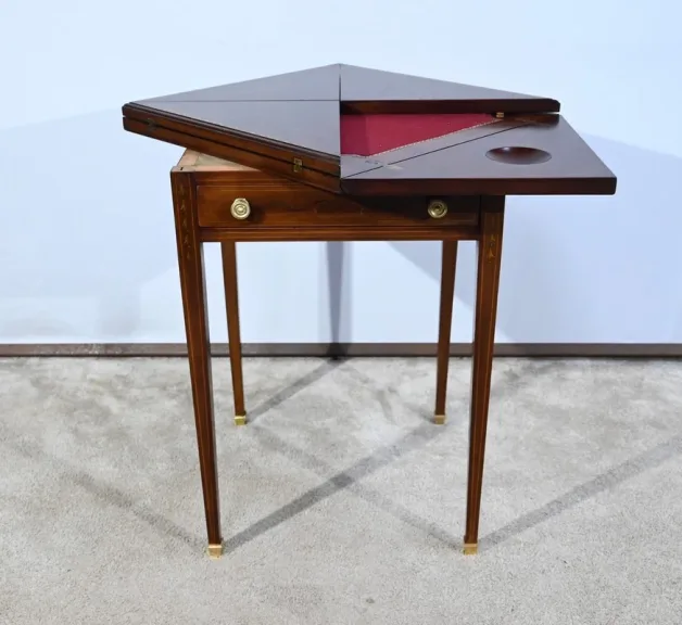 Table Mouchoir en Acajou Massif – 1920