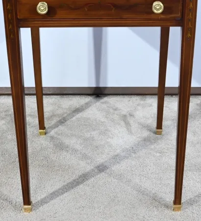 Table Mouchoir en Acajou Massif – 1920