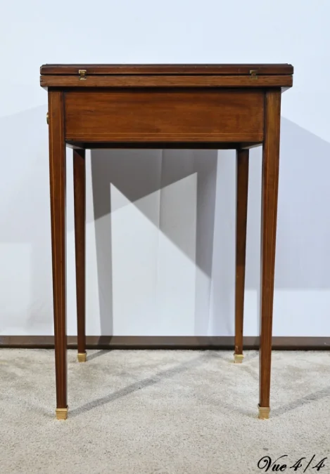 SWIVEL CARD TABLE