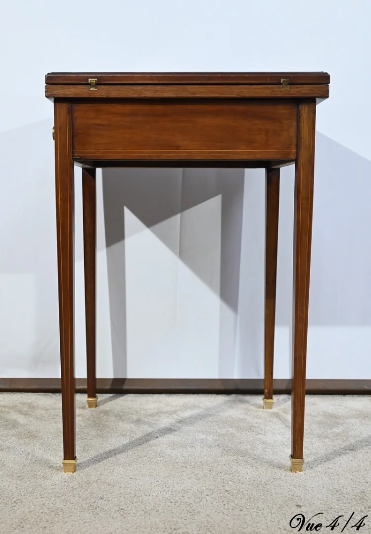 SWIVEL CARD TABLE