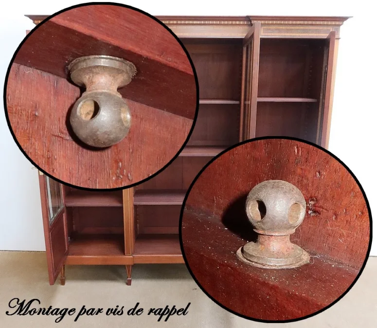 BÜCHERREGAL IM DIRECTOIRE-STIL