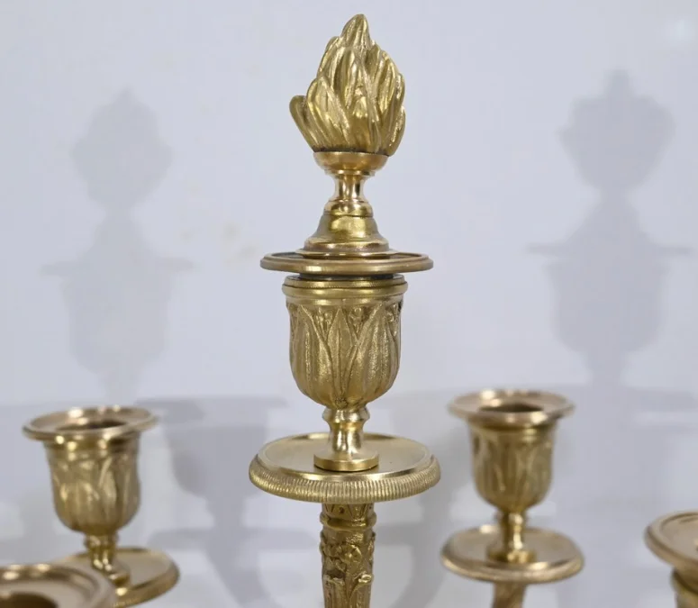 MANTLE GARNITURE