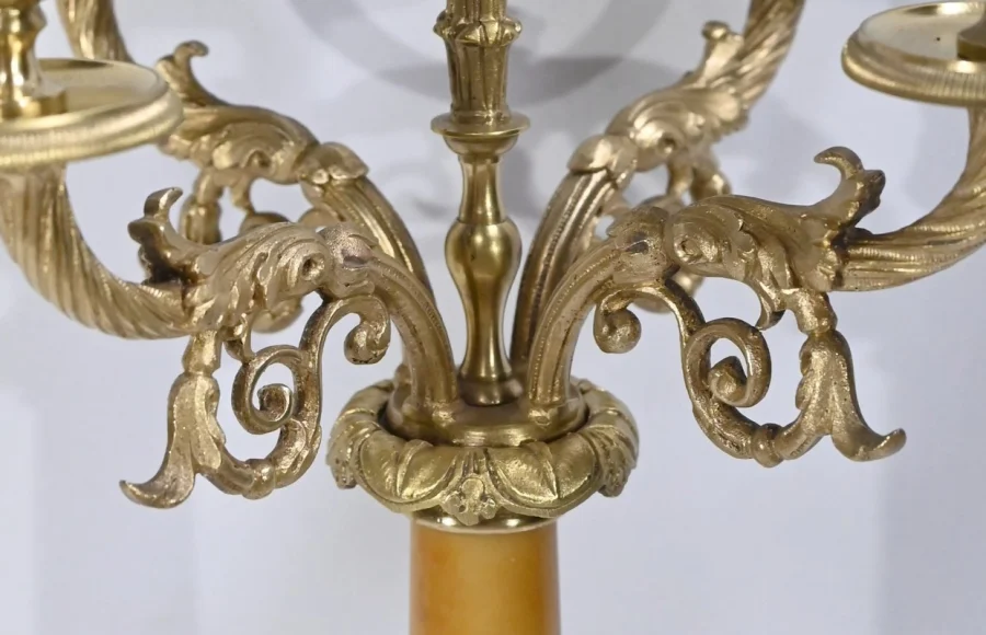 MANTLE GARNITURE