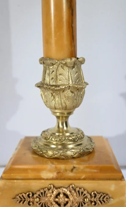 MANTLE GARNITURE
