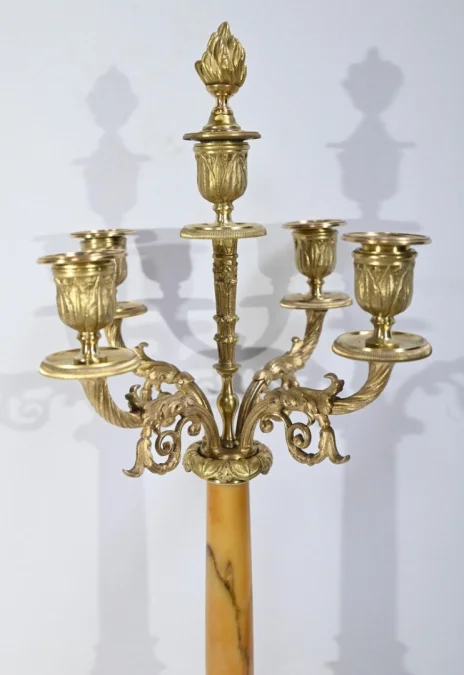 MANTLE GARNITURE