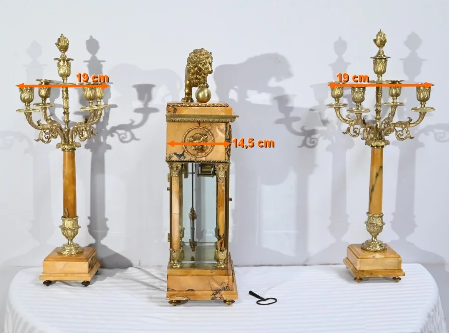 MANTLE GARNITURE