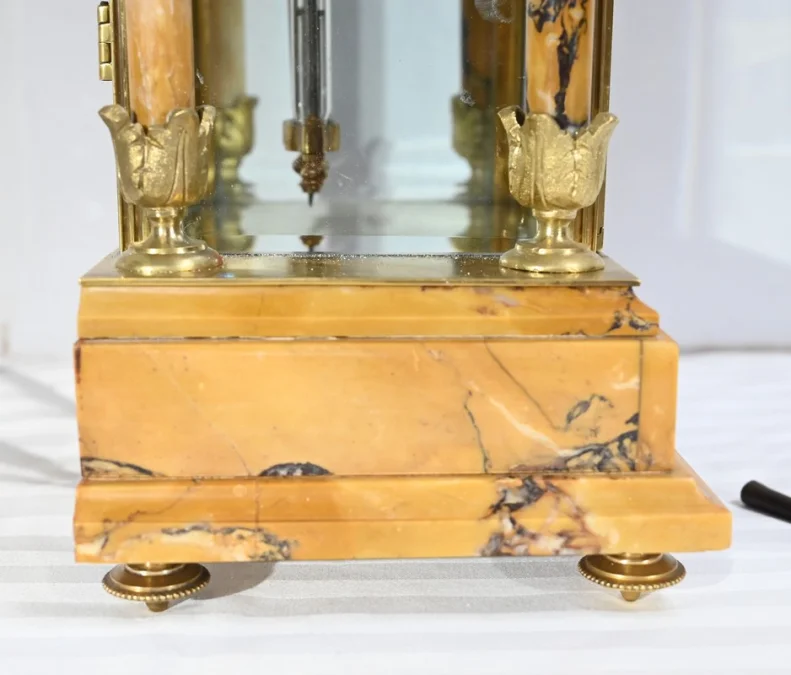 MANTLE GARNITURE