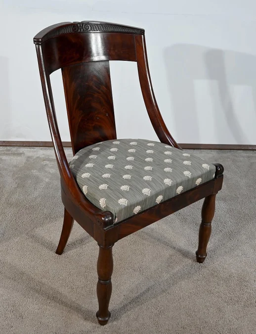 Suite de 4 Chaises Gondole en Acajou de Cuba, époque Restauration – Début XIXe