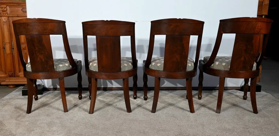 Suite de 4 Chaises Gondole en Acajou de Cuba, époque Restauration – Début XIXe