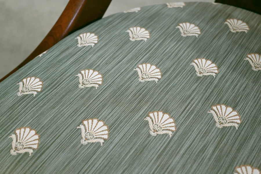 Suite de 4 Chaises Gondole en Acajou de Cuba, époque Restauration – Début XIXe